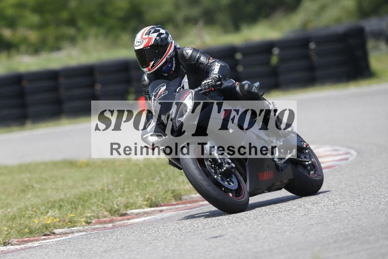 /27 12.06.2025 Ducati Schweiz Trackday Warmup  ADR/blau-bleu/2